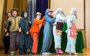 Ehtsä mäng ja illos laul Puiga näütemängopääväl