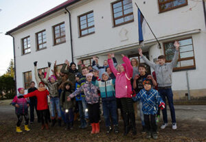 Maakooli pidävä vasta