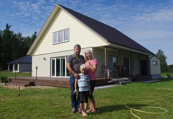 Luiga Urmo ja Kati: uman majan om iks h&auml;&auml; ell&auml;