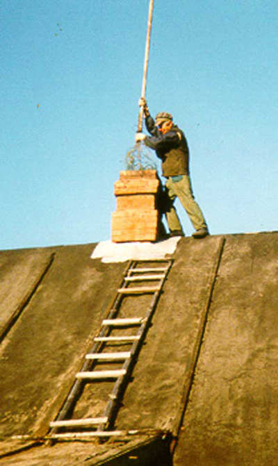 Esi korstnapühkmist kindlustus ei tunnista, no kutsõlidsõ korstnapühkjä akt või halval juhul kaoma minnä.