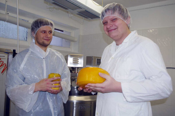 Noorõ poisi tegevä Vahtsõliinan ummamuudu juustu