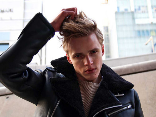 Navi k&uuml;l&auml;st peri K&auml;ose Karel h&uuml;p&auml;s&rsquo; modelli-ilma