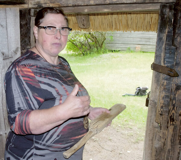 Per&auml;nd&uuml;sehoitja M&otilde;nist&otilde;n