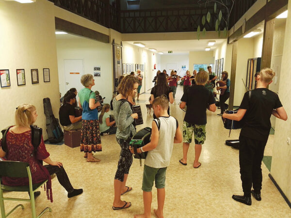 H&auml;&auml; auraga rahvapillilaagri