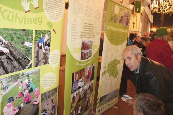 Urvastõ kerikun tetti valla näütüs viläpindrist