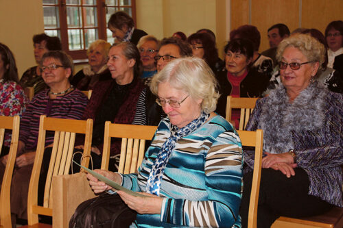 Esimuudu jutuv&otilde;istlus&otilde;