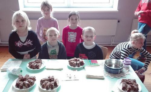 &laquo;Kirriv pini&raquo; tekk&rsquo; Orava kooli katrilaaduh h&auml;&auml;d