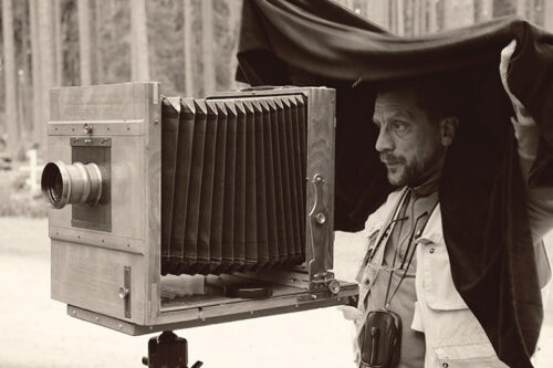 Pildimiis Kalve Toomas n&auml;&uuml;t&auml;s pilte kultuuri hoitjist