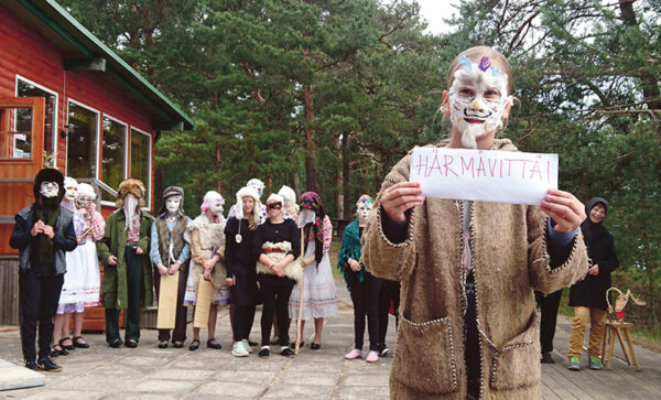Orava koolin oll’ rahvidõvaihõlinõ folkloorilaagri