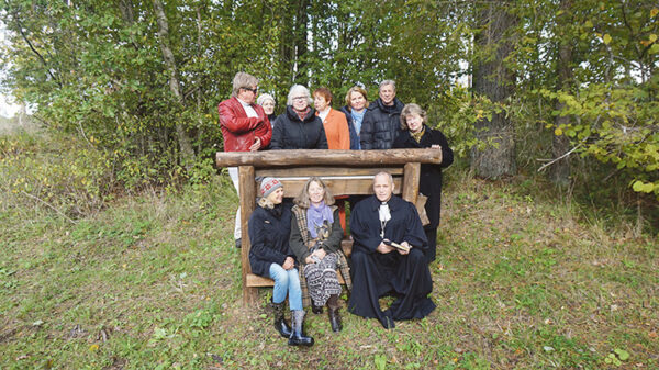 Pranglilaanõ ristipedäjä mano sai palvõpink