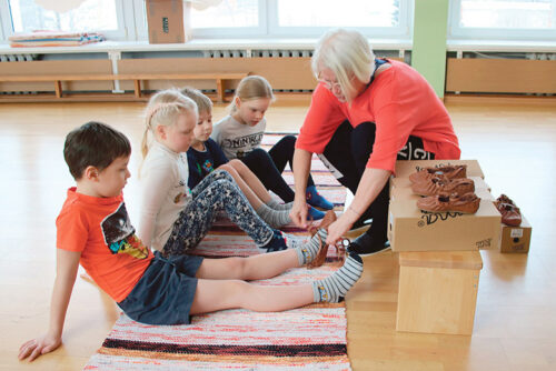 Võro latsiaialatsõ saava jalga vahtsõ tsuvva