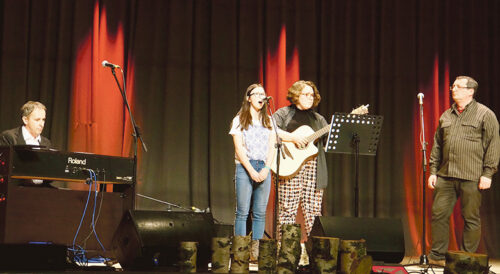 V&otilde;rokeeline laul el&auml;s!