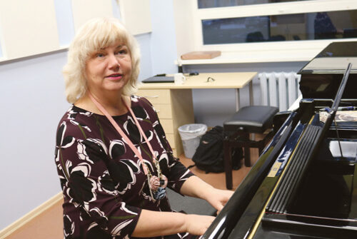 V&otilde;rokeeline muusikal k&otilde;n&otilde;l&otilde;s koolilatsi elost