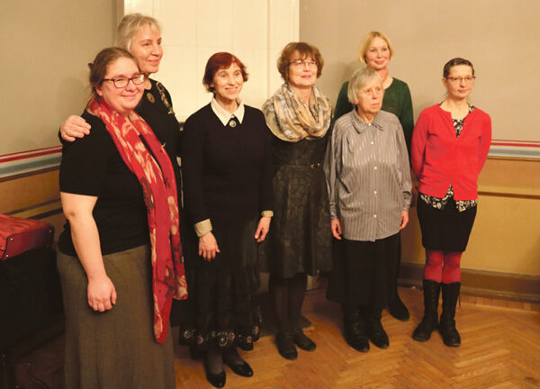 Naisiv&auml;gi vahts&otilde;st p&uuml;&uuml;ne p&auml;&auml;l