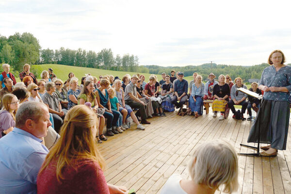 Roose Celia: regilaul olõ-i õnnõ as’atundjilõ!