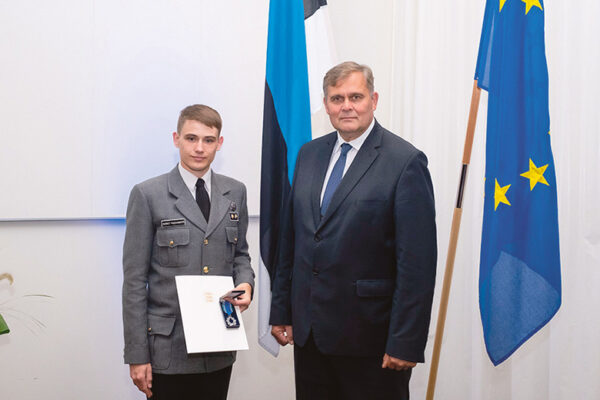 Avvum&auml;rgi saanu Pazuhanit&scaron;i Romet: nuuri aoluu-huvvi her&auml;t&auml;s p&otilde;nn&otilde;v jutt