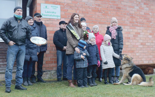 Aasta k&uuml;l&auml; Leevaku kuts suv&otilde;l k&uuml;ll&auml;