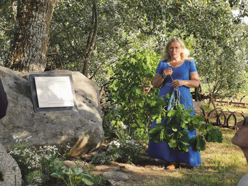 Pääsnä külä priinime tahvli pääl