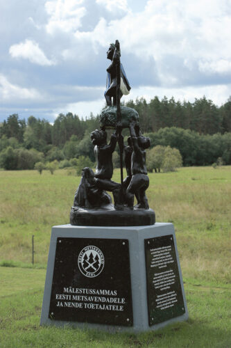 M&otilde;nist&otilde;n tetti valla m&auml;leht&uuml;ssammas m&otilde;tsavellile