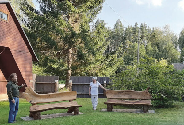 Mõnistõ muusõumi pikäaolidsõ juhi saiva nimelidse mälehtüspingi