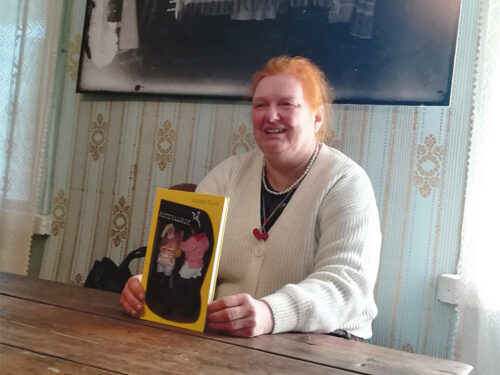 Kauksi Üllel tull’ vällä näütemänguraamat