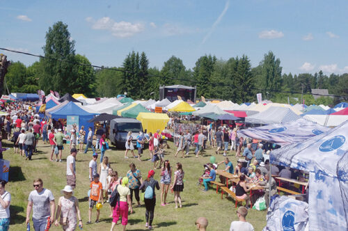 Vahtsõliina maarahva laat om vaheaolt tagasi