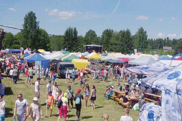 Vahtsõliina maarahva laat om vaheaolt tagasi