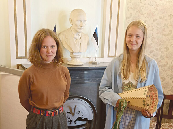 Vahtsõnõ võro keele iistkõnõlõja om Iva Tuulõ