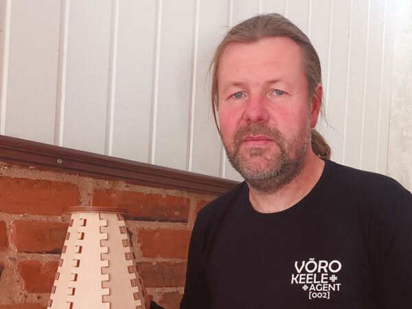 Rehekuu võro keele iistkõnõlõja korjas vahtsõ raamadu jaos juttõ