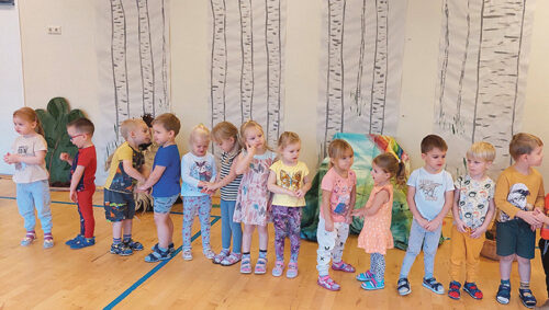 V&otilde;ro keele n&auml;t&auml;l P&otilde;lvan Pihlapuu latsiaian