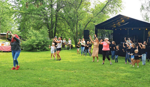 Meistride p&auml;iv pands&otilde; Antsla rahva hinn&auml;st liigutama