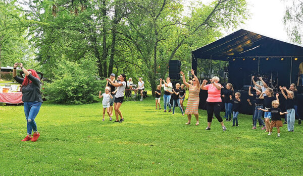 Meistride p&auml;iv pands&otilde; Antsla rahva hinn&auml;st liigutama