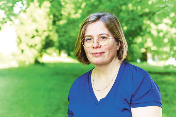 Lindströmi Liina: om vaia rohkõmb lõunaeesti juuriga nuuri keeletiidüst opma