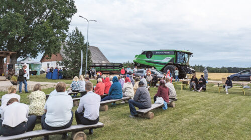 Kangsti kodokandip&auml;ivi aigu sai Vana-Roosa surnuaid vahts&otilde; v&auml;rte