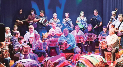 Tsooru rahvamajan ast&otilde; p&uuml;&uuml;ne p&auml;&auml;le 45 k&uuml;l&auml;pillimiist