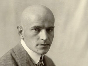 Opilaisi ood&otilde;tas Adsoni Arturi avvos luul&otilde;t lug&otilde;ma