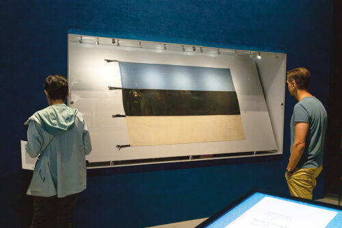 Eesti lipu juub&otilde;lit t&auml;h&uuml;st&auml;s ERMin V&otilde;romaalt peri lipp