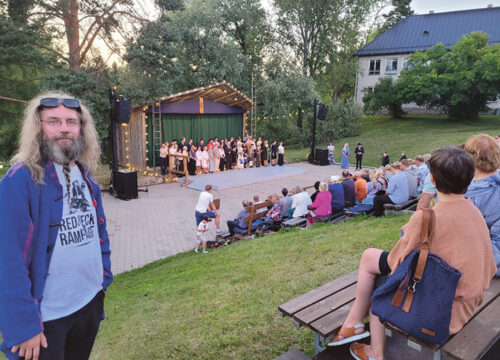 Leevil kooritas Sibulat vallal&otilde;, a silm&auml;vett ei ol&otilde; pel&auml;d&auml;