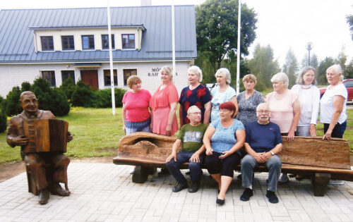 Raa Kalju pink en&auml;mb rahva iihn