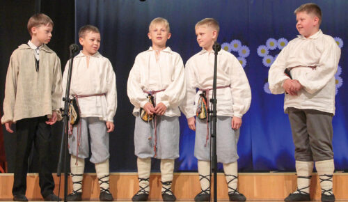 Mehkamaal peeti lehekuu keskpaigan suurt koolipitu