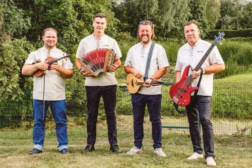 Ansamblil K&otilde;hukesed saa valmis v&otilde;rokeelitside laul&otilde;ga plaat&nbsp;