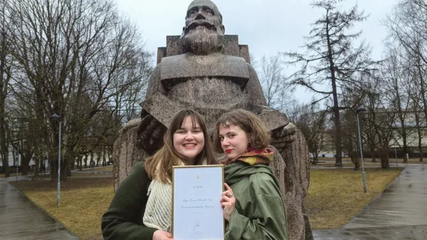 Keeleteo rahvaavvohinna v&otilde;itnu karmanihel&uuml; tegij&auml;